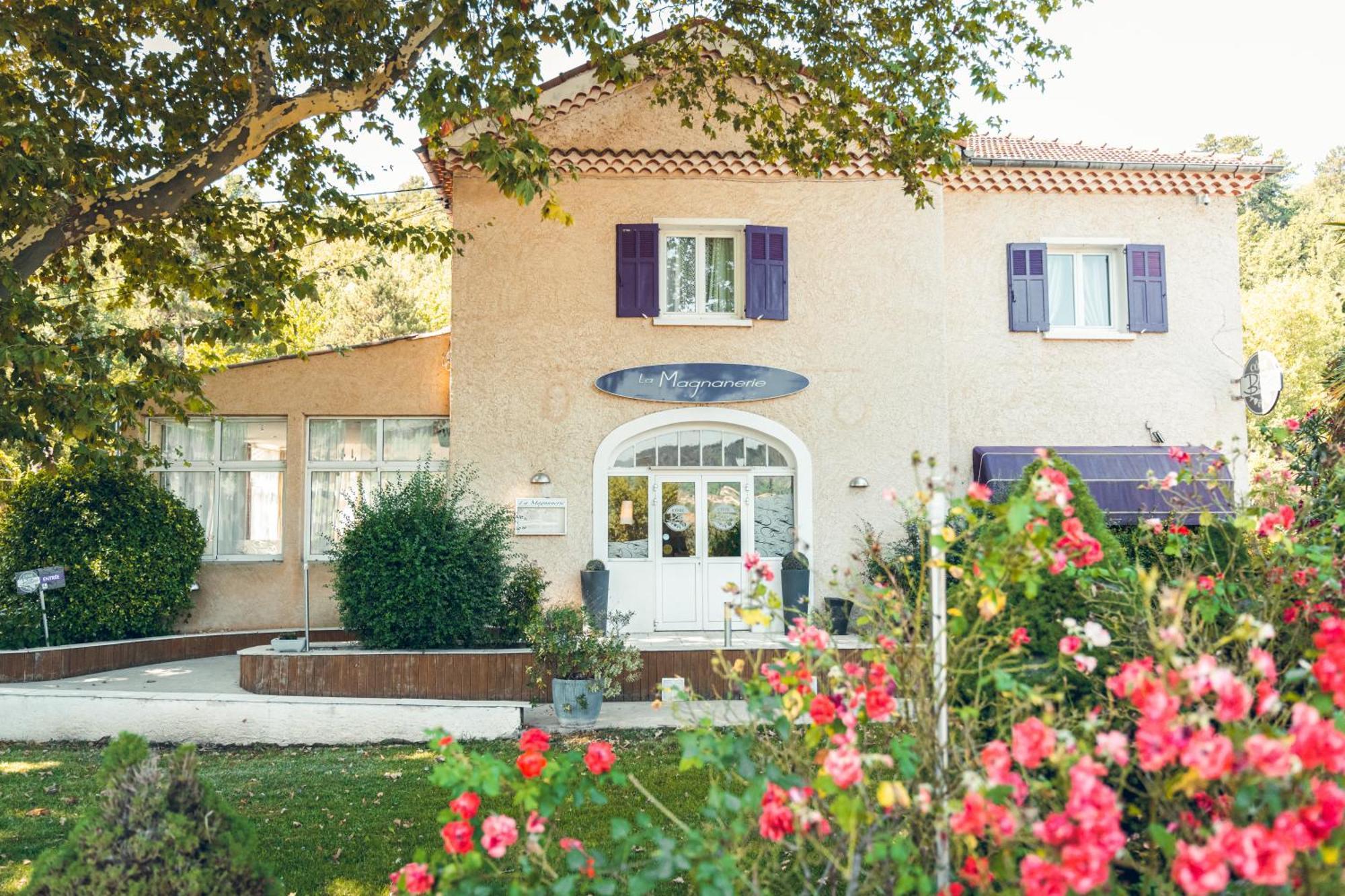 Logis Hotel La Magnanerie - Cote Bistro Aubignosc Экстерьер фото
