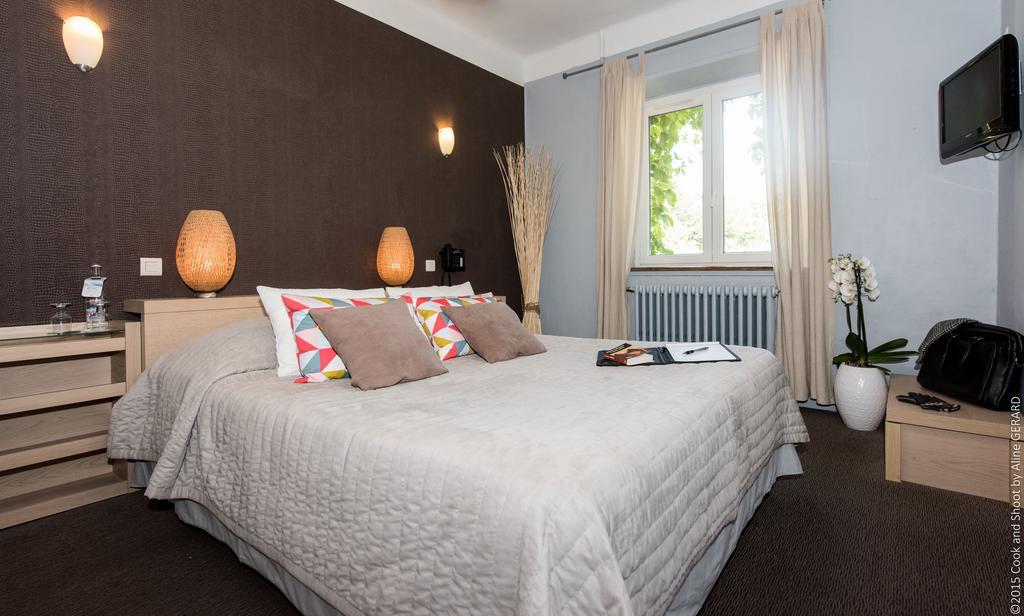 Logis Hotel La Magnanerie - Cote Bistro Aubignosc Экстерьер фото